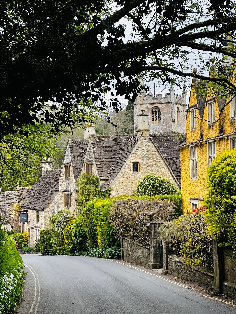 Victoria P White (@cotswoldteacuptours) — photo 2