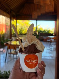 Instagram post by @analienonearth__ about dolcezzacoffee