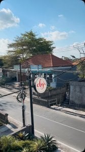 Instagram post by @joyvanca about Ely’s Kitchen Bali